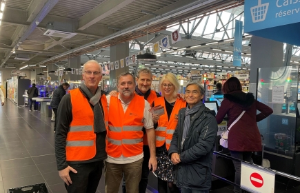 Notre club a participé à la collecte nationale de la banque alimentaire au magasin Super U du Cours Emile Zola de Villeurbanne.